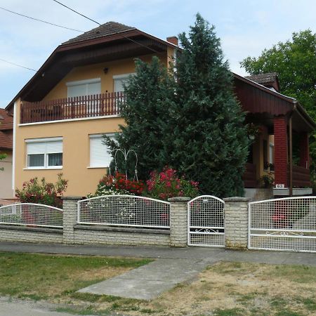 Zsuzsi Apartman Zalakaros Luaran gambar