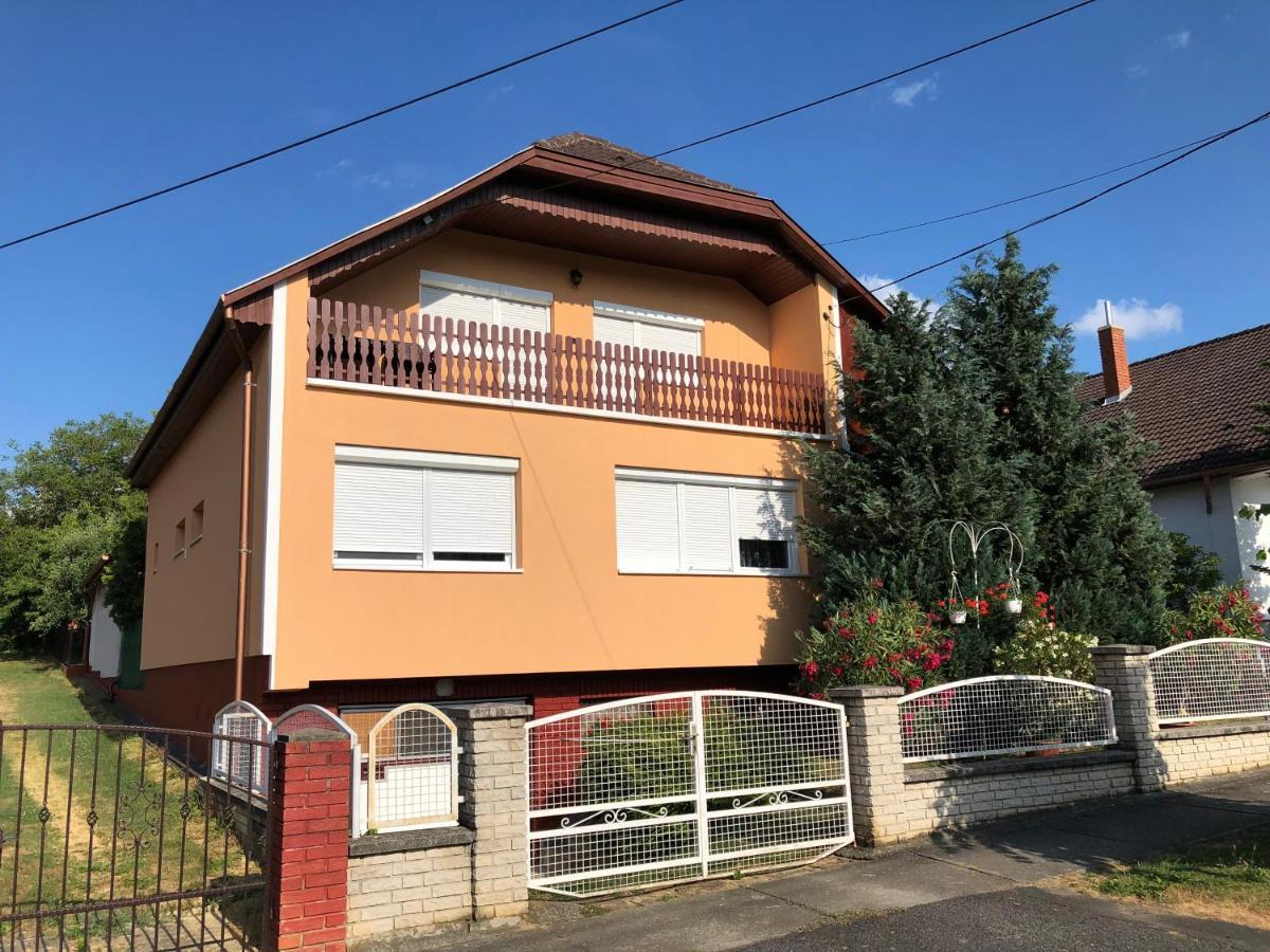 Zsuzsi Apartman Zalakaros Luaran gambar